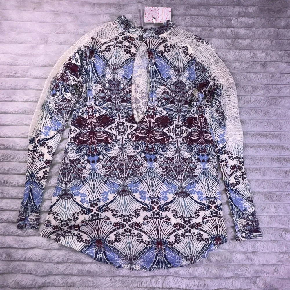 Free People Top Womens XS Tunic Snow Combo Lace Trim Floral Printed Keyhole Back